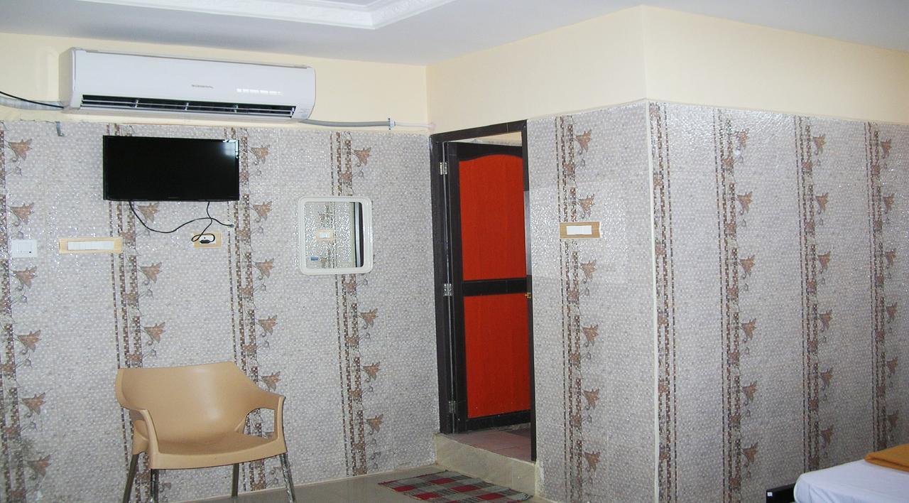 Sbs Residency Tirupati Hotel Renigunta Phòng bức ảnh